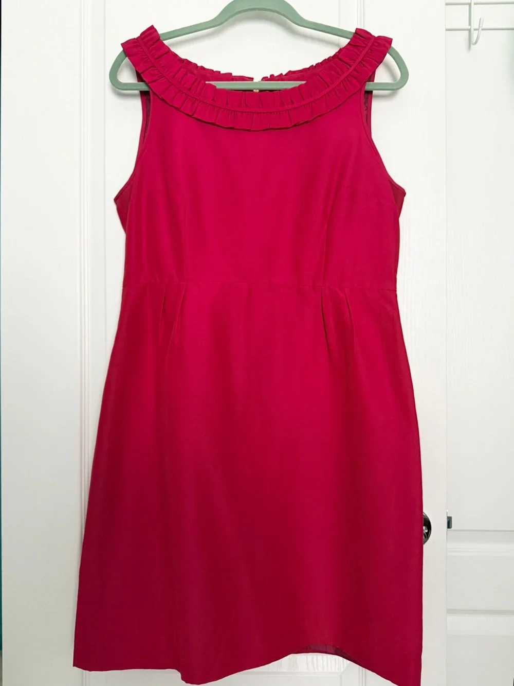 ♠️ Kate Spade Sleeveless Cocktail Dress with Ruffled Neck - Fuschia Sz 12